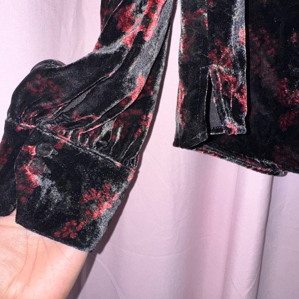 Zara Velvet Floral Cropped Button Up - Picture 5 of 7